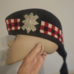 ANTIQUE WWII issue Glenngary Highlander Cap with Regiment Pewter Badge Navy M